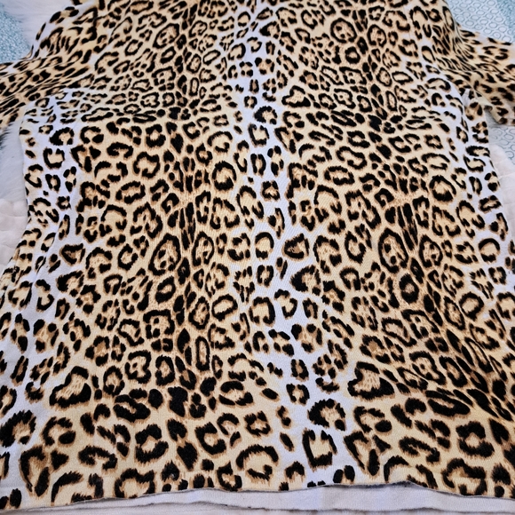 Sweater - Picture 2 of 4